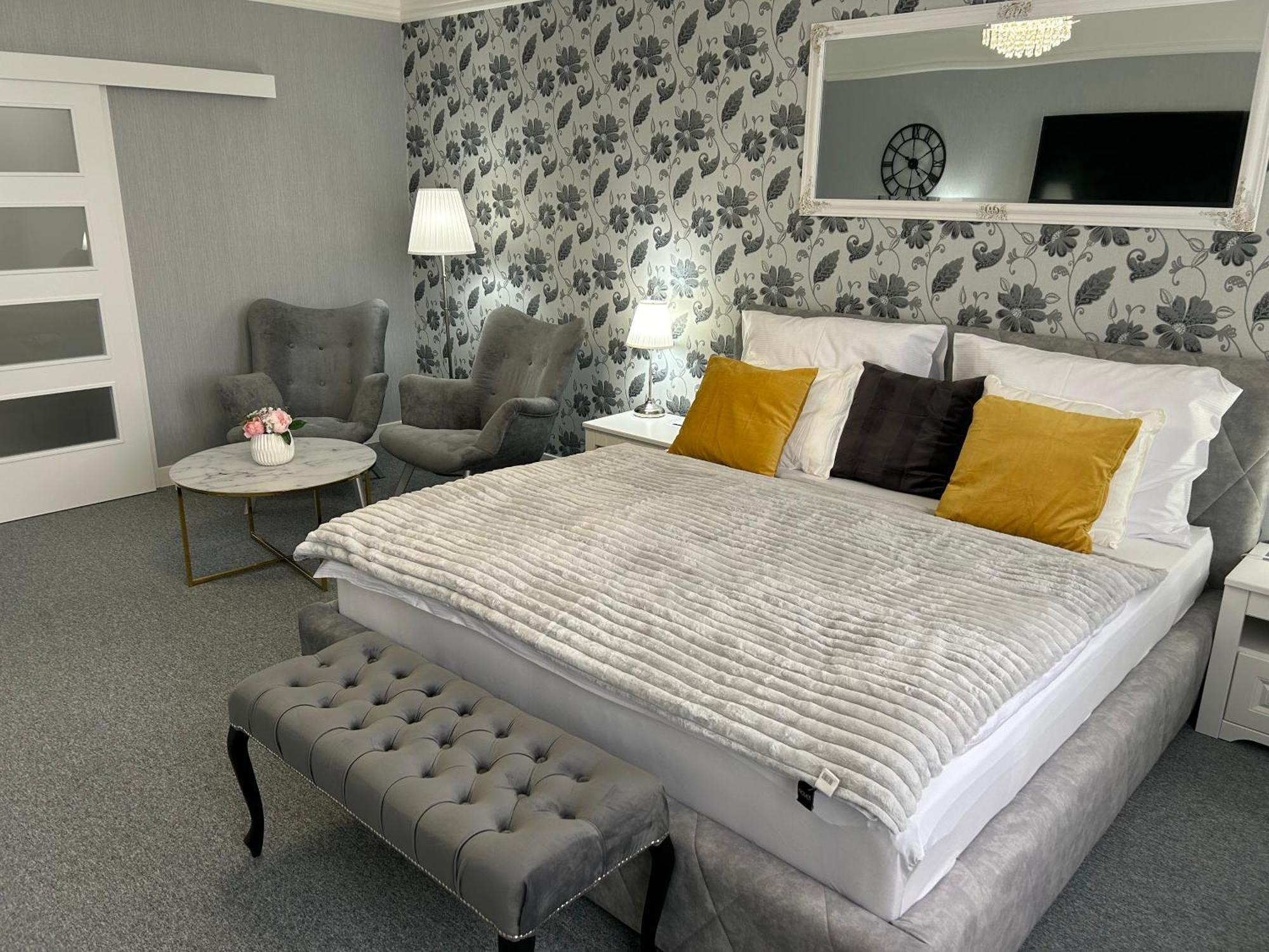 Efipa Glamour Apartments Plzeň Dış mekan fotoğraf